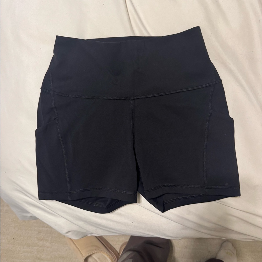 CRZ YOGA High-Waist Black Athletic Shorts with Side Pockets